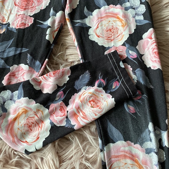 Girls Floral Leggings - Picture 3 of 5
